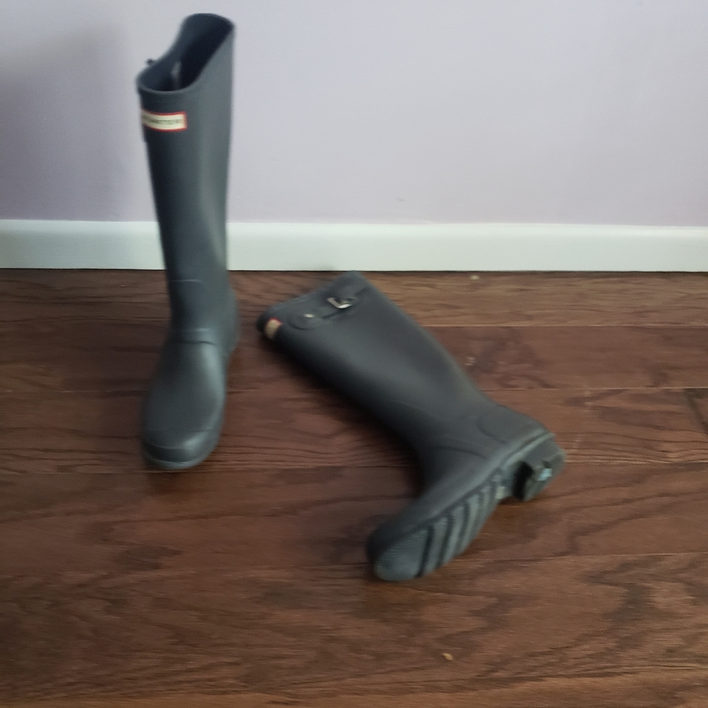 Hunter Women's Tall Rain boots size 10